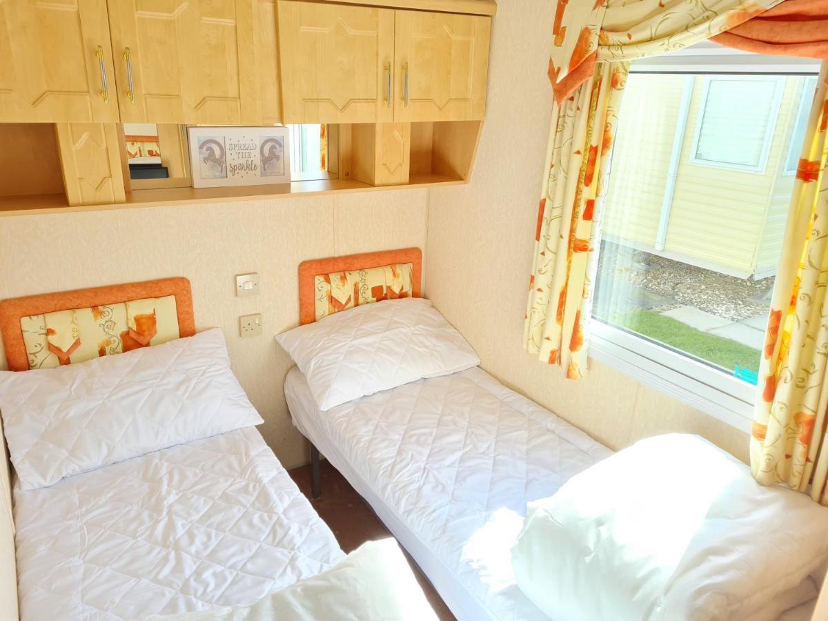 Jasmine'S Retreat - Pet Friendly, Ingoldmells Apartment Bagian luar foto